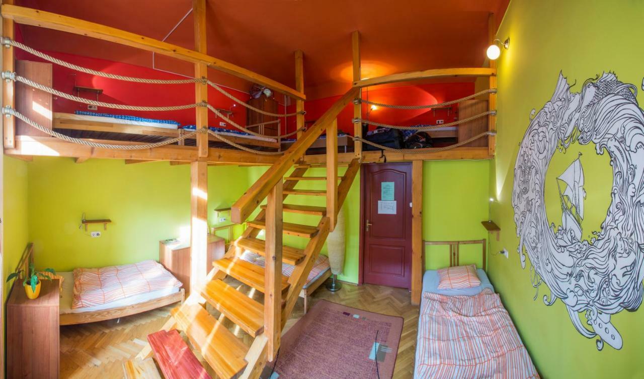 Big Fish Budapest Hostel — Photos 2